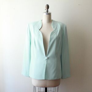 Karen Miller American-Vintage Women's Green and Blue Embroidered Suit Size 12